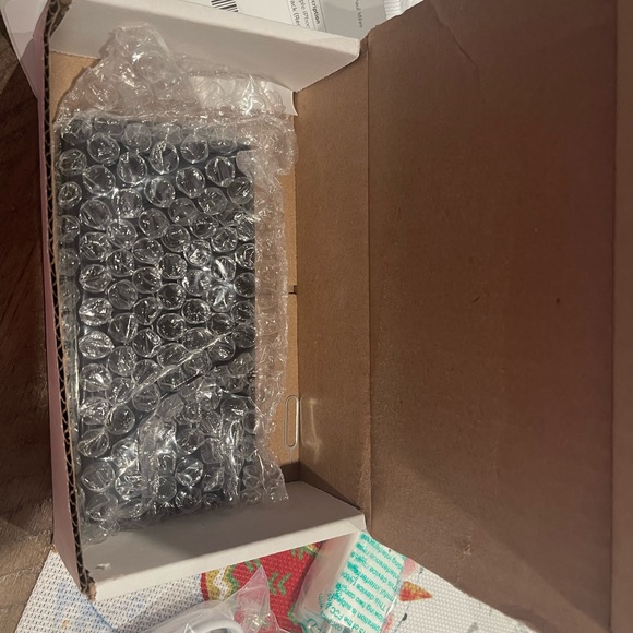 New iPhone XR 64 gigs unlocked  black - Picture 3 of 13